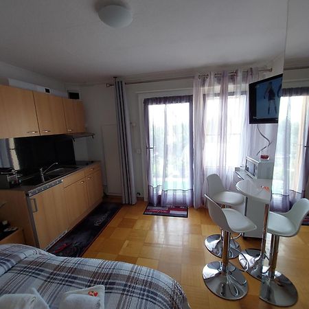 Joli Studio Avec Terrasse Et Vue Exclusivement Pour Non Fumeurs Belmont-sur-Lausanne Ngoại thất bức ảnh